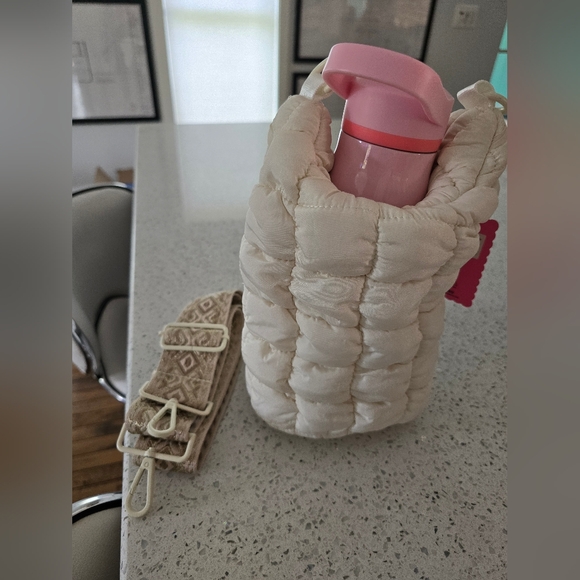 Simply Southern Puffer Water Bottle Holder - Picture 2 of 6